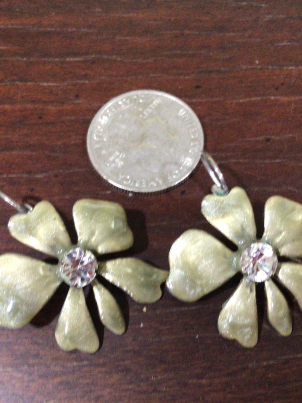 Tray of miscellaneous jewelry. Contains necklace, bracelets earrings, and ring. - Picture 9 of 12